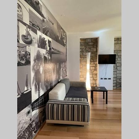 Stylish One Bedroom Apartment Near The Riva Izola Buitenkant foto