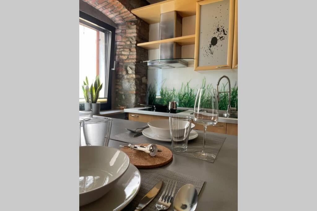 Stylish One Bedroom Apartment Near The Riva Izola Buitenkant foto